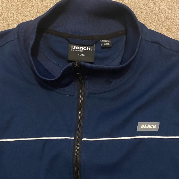Bench zip up - Picture 2 of 2